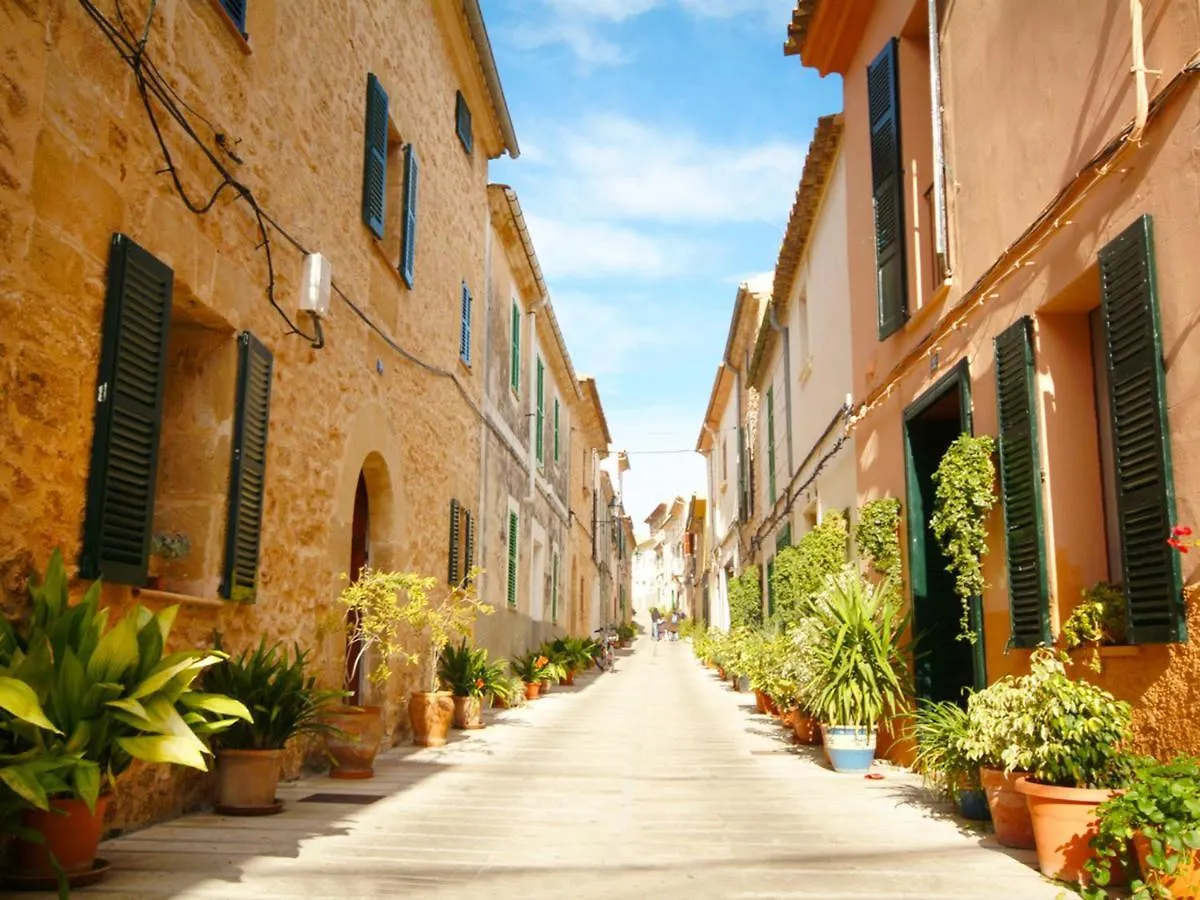 House Es Convent In Alcudia, Close To Beaches Feriehus